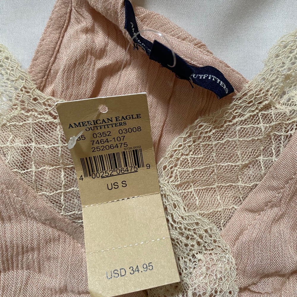 Pink lace top - Picture 2 of 2